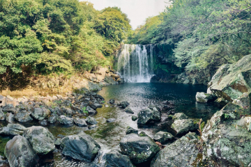 Cheonjiyeon waterfall